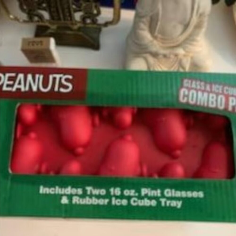Peanuts 3-piece Pint Glass & Ice Cube Tray Set